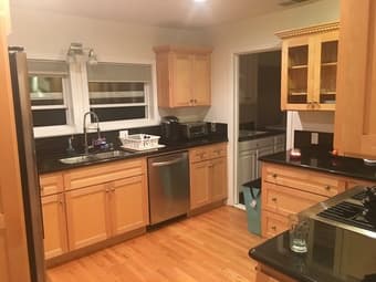 Private room available in 3BR/2BA house Downtown Menlo Park now - 9/15 2
