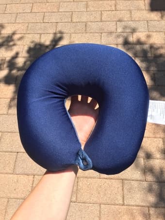 LIKE NEW neck & shoulder support for flights-light grey or dark blue 2