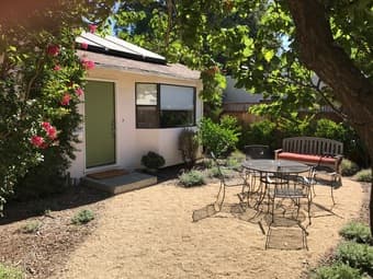 Cottage for rent, Quiet, Near campus 1