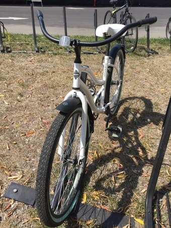 White Cruiser (Good condition, incl. locker) 2
