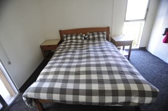 <<!>> Comforter, pillows, cases, duvet case, etc 3