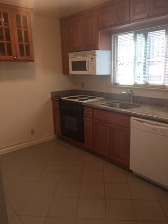 The best Location! new remodeled, 1Br, walk to downtown RWC 2