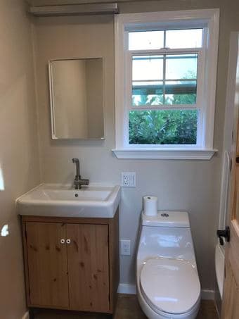 New private bedroom with bathroom in yard of big house palo alto 3
