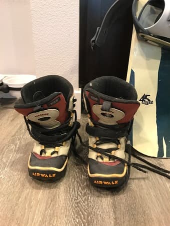 Snowboard/boots/bindings Sz. 7-7.5 2