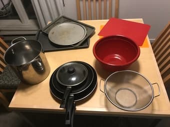 Kitchen Cookware (pots, pans, baking sheet, cutting board, strainer) 1