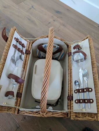 Adorable Picnic Basket with Plates/Cups/Utensil holder and thermos 2