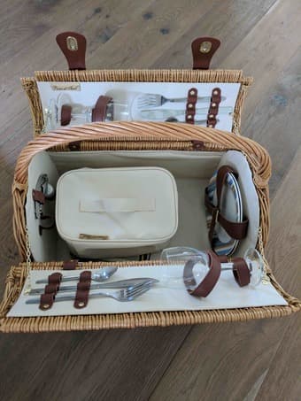 Adorable Picnic Basket with Plates/Cups/Utensil holder and thermos 3