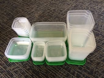 24 PIECE Tupperware / Food container set 2