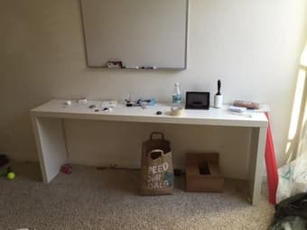 White bench/Desk 1