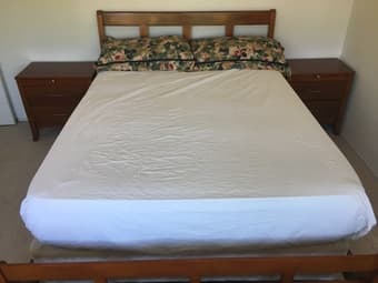 Bed, mattress and 2 dressers for sale pick up from Saratoga $400 2
