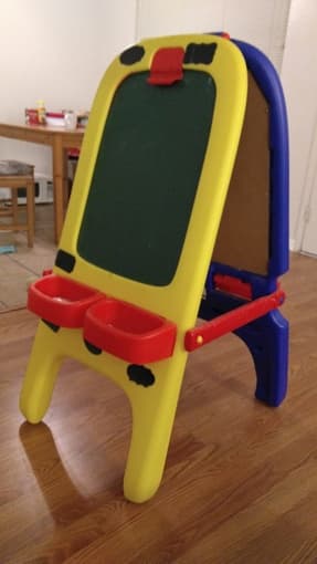 Crayola Magnetic Double-Sided Easel 2