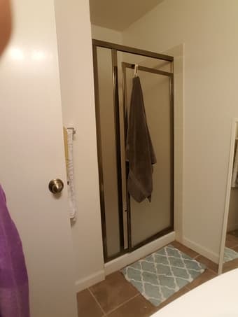 Private Room & Bath in 3BD/3BA Townhouse 3