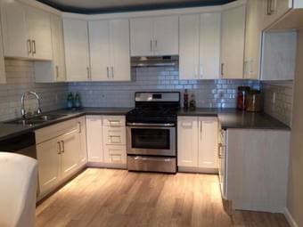 2 Bed 2 Bath (+ den) House with Stunning Views of Bay 2
