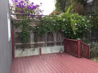 2 Bed 2 Bath (+ den) House with Stunning Views of Bay 3