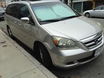 2006 Honda Odyssey EX-L Fully Loaded. Can fit 8 passengers total 1