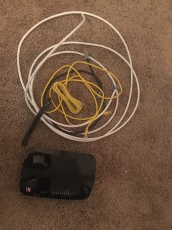 Zoom Cable modem/Router with respective Ethernet cables 3