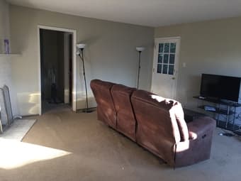 Looking for a professional to occupy 1 room in a 2 bed/2bath apartment 2