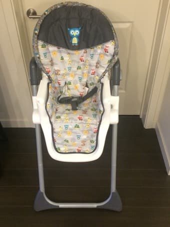 2 in one high chair excellent condition 2