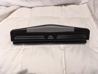 three-hole paper puncher 1