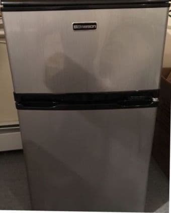 Emerson 3.1 Cu. Ft. 2-Door Compact Fridge and Freezer 2