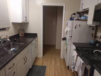 2br - Looking for female roommate in Downtown Palo Alto 2