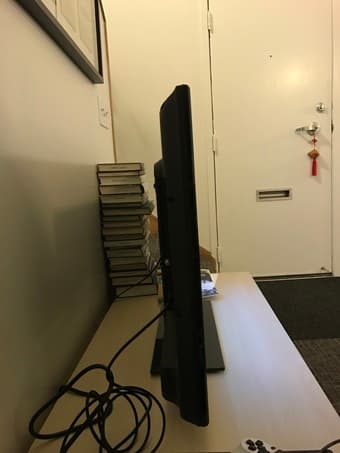 40" INSIGNIA TV (LIKE NEW) 3