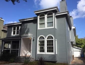 House that is perfect for a professional, grad student, or fellow! 1