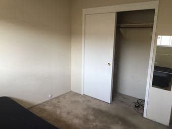 Nice bedroom in a 2B1B Apt for short term rent from now $40/day短租 2
