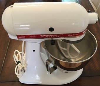 Kitchenaid Ultra Power Stand Mixer + extra bowl and beater 2
