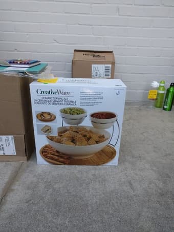Kitchen appliances, plates, containers, juicer 2