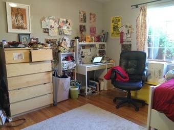 Sunny bedroom + private half-bath available in Palo Alto 5BR/3.5BA 1
