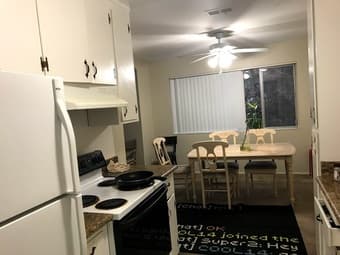 A spacious living room in Menlo Park，2室1厅2卫宽敞独立客厅自10月31日出租 3