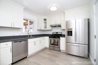 Carlton Ave, Menlo Park, CA 94025 3 beds 2 baths 1,300 sqft 1