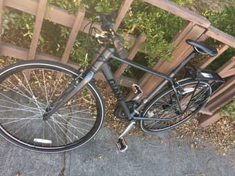 Giant Commuter/Mountain Bike - Great condition 1