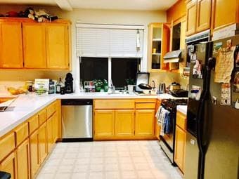 Two Rooms Available Biking Distance to Campus! 1