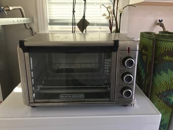 Black+Decker countertop Convection Oven - 30 dollars 1