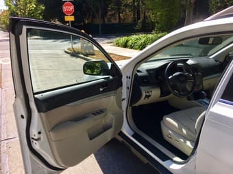 2013 Subaru Outback Premium 2.5i - White 3