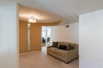 Great roommates, fun community, easy move-in. Come check our beautiful 3