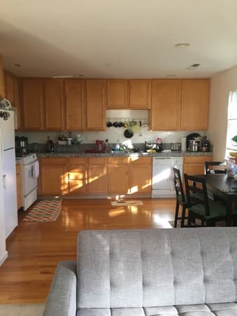950 Sq.ft Furnished 2B/1B beautiful in-law unit in Atherton/Redwood 1