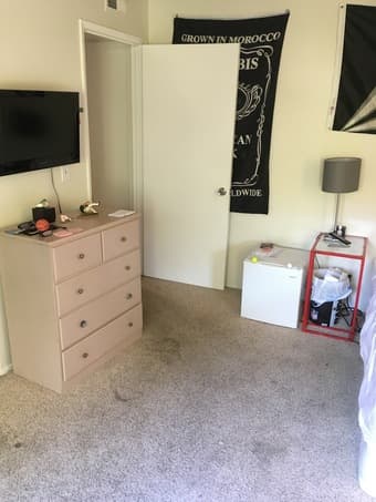 looking for immediate sublease near Stanford 1