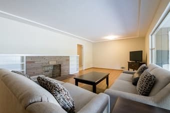 ***** LARGE HOME, CLEAN AND AMAZING ROOMIES ***** 1