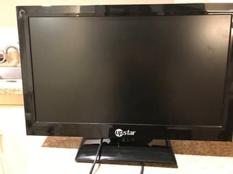 24" TV with Remote 1