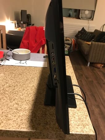 24" TV with Remote 3
