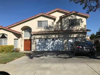 Incredible housemates - looking for a fun, friendly roommate! 1