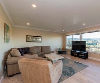 Huge home, big rooms, short lease, and fun housemates! 1