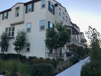 Great roommates, fun community, easy move-in. Come check our beautiful 1