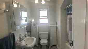 Airy bright bedroom located in Redwood City, comes all included 2