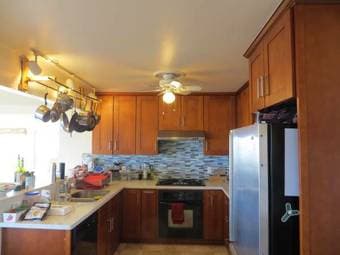 Room in 4 Bed/3 Bath House (San Carlos) 1