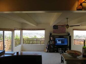 Room in 4 Bed/3 Bath House (San Carlos) 2