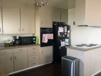 Downtown MTV, Private 1B/1B in remodeled 3B/2B home. Avail 11/15 1